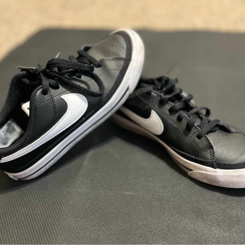 Nike Classic Black and White Low-Tops